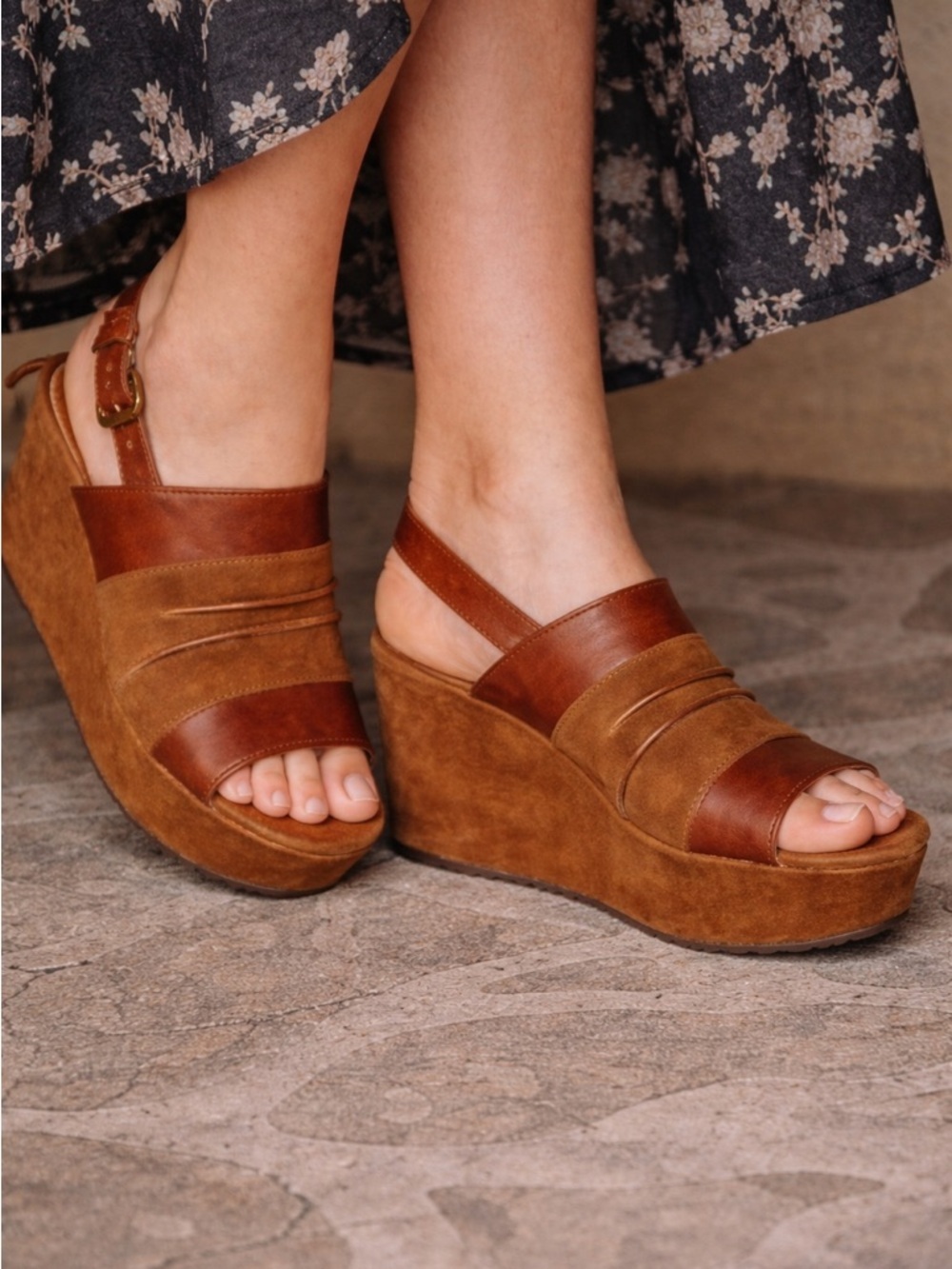 Trask Shari Suede Slingback Wedge Sandals Teak Brown Size 7